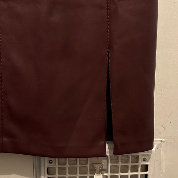 ANN TAYLOR Seamed Faux Leather Sheath Dress In Mauve Rose Burgundy - Picture 2 of 5